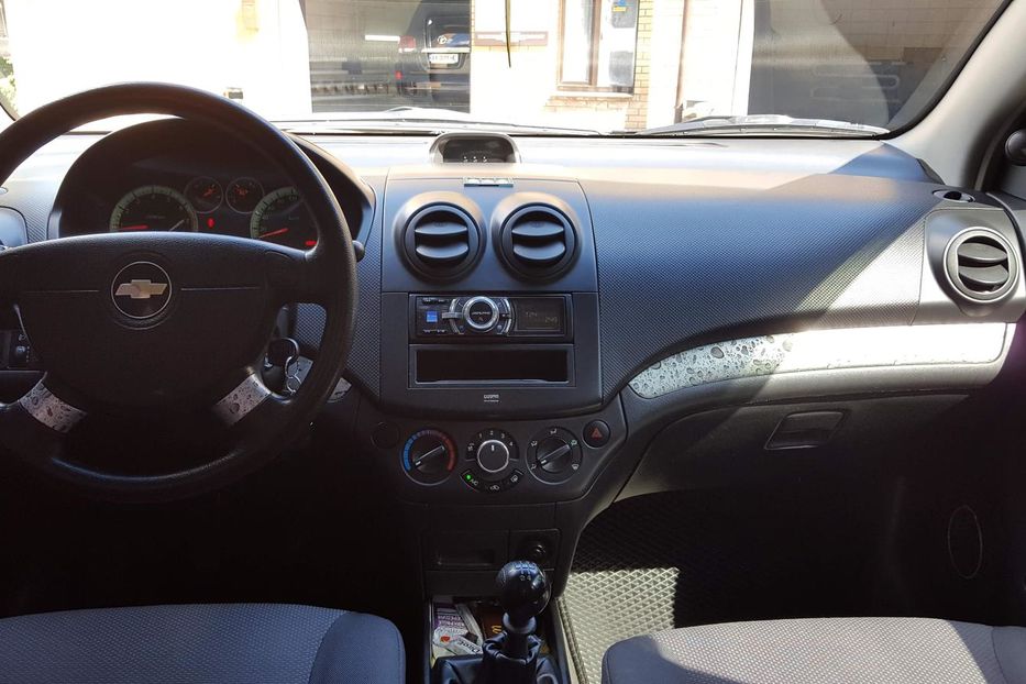 Продам Chevrolet Aveo 1,5 2011 года в Харькове