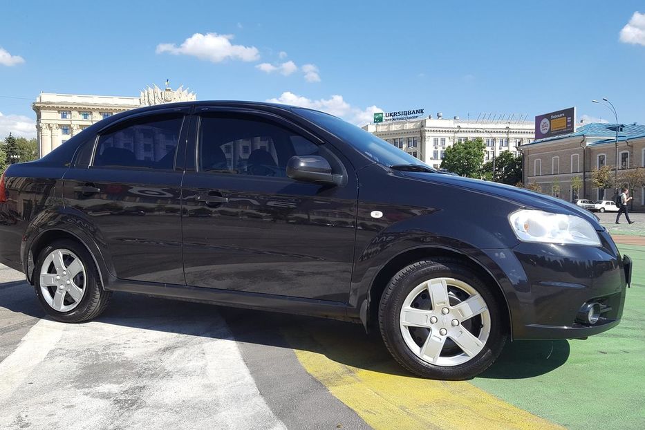 Продам Chevrolet Aveo 1,5 2011 года в Харькове
