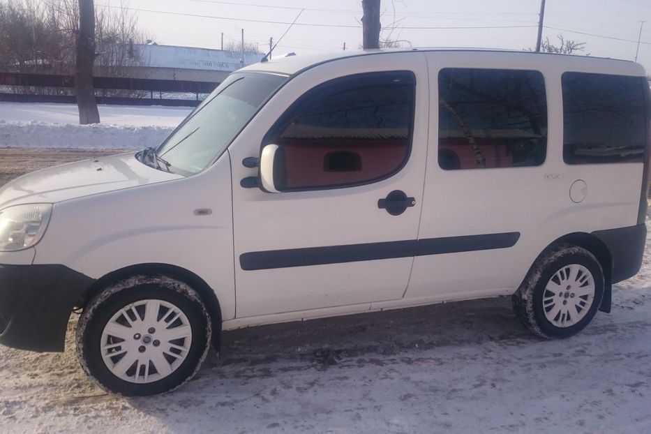 Продам Fiat Doblo пасс. 2006 года в г. Лозовая, Харьковская область