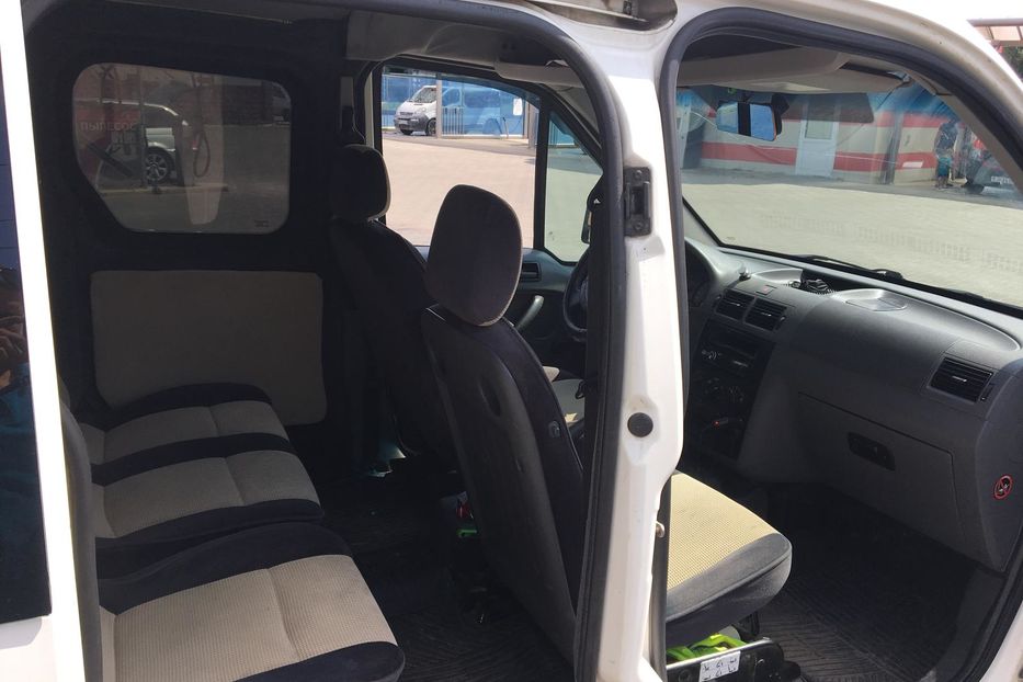 Продам Ford Tourneo Connect пасс. 220xl 2003 года в Ровно