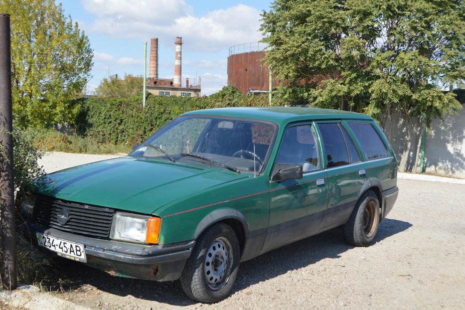 Продам Opel Rekord 1982 года в Запорожье