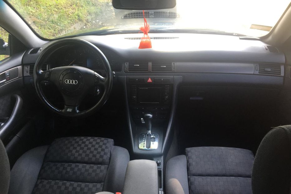 Продам Audi A6 C5 2002 года в Черновцах