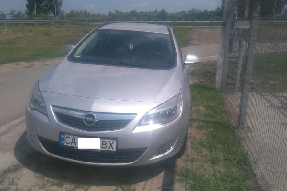 Продам Opel Astra J 2011 года в г. Борисполь, Киевская область
