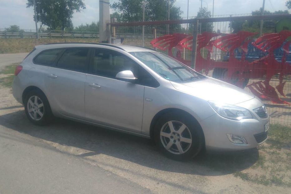 Продам Opel Astra J 2011 года в г. Борисполь, Киевская область