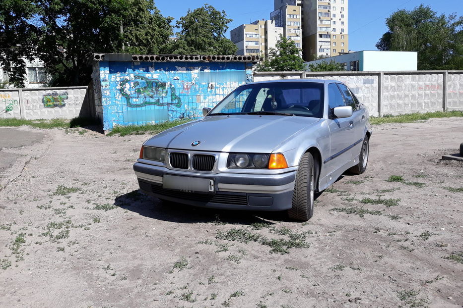 Продам BMW 316 Седан 1992 года в Киеве