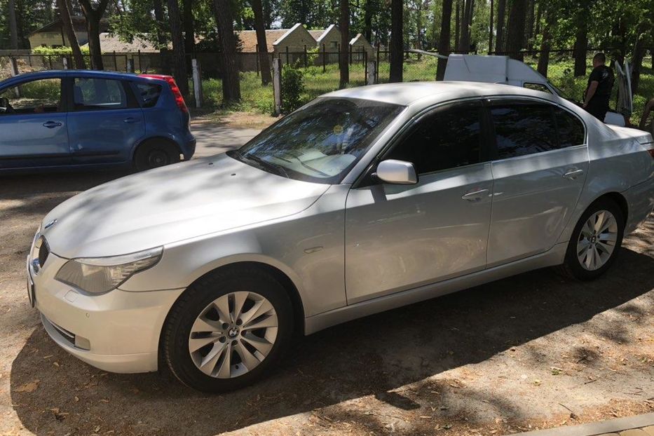 Продам BMW 523 Бизнес 2007 года в Киеве