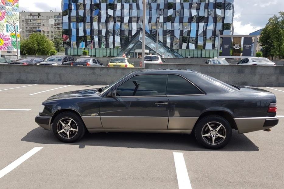 Продам Mercedes-Benz E-Class 1991 года в Харькове