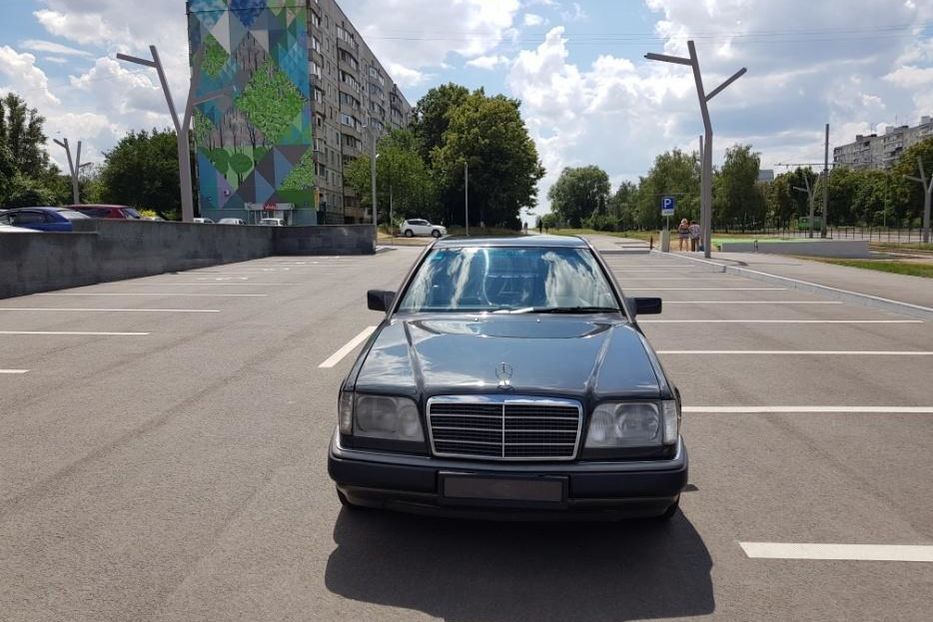 Продам Mercedes-Benz E-Class 1991 года в Харькове