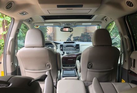 Продам Toyota Sienna 2012 года в Киеве