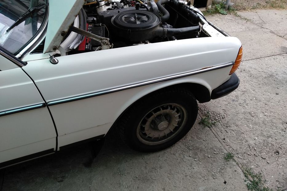 Продам Mercedes-Benz 200 1984 года в Одессе