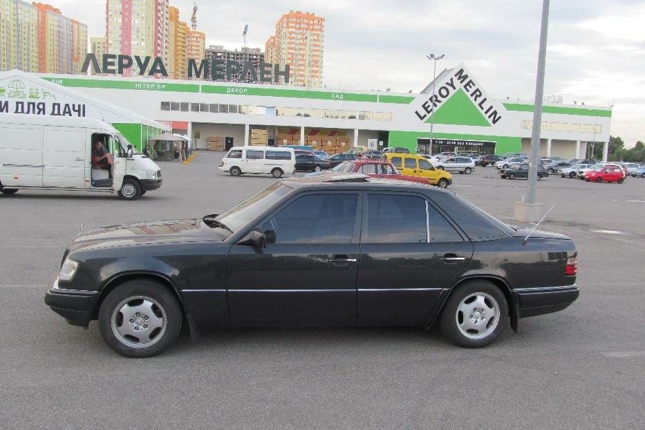 Продам Mercedes-Benz E-Class Е220 1994 года в Киеве