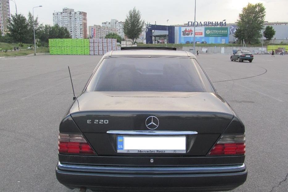 Продам Mercedes-Benz E-Class Е220 1994 года в Киеве