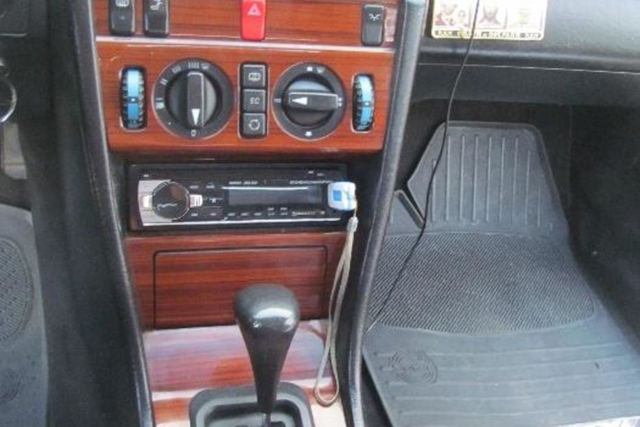 Продам Mercedes-Benz E-Class Е220 1994 года в Киеве