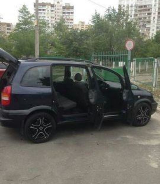 Продам Opel Zafira 2002 года в Киеве