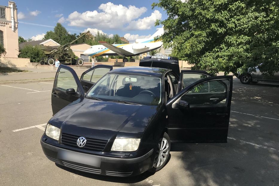 Продам Volkswagen Bora 105 л.с. 2000 года в Киеве