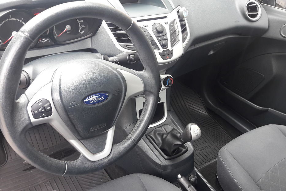 Продам Ford Fiesta 2012 года в г. Нововолынск, Волынская область