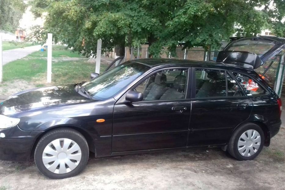 Продам Mazda 323 F 2002 года в Киеве