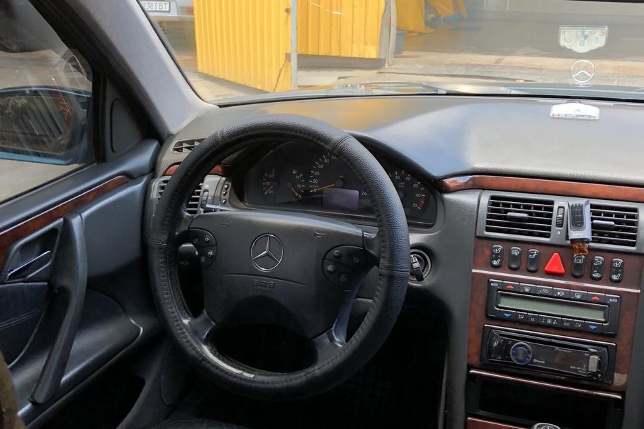 Продам Mercedes-Benz E-Class 2000 года в Харькове