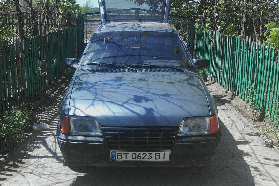 Продам Opel Kadett 1988 года в г. Лазурное, Херсонская область