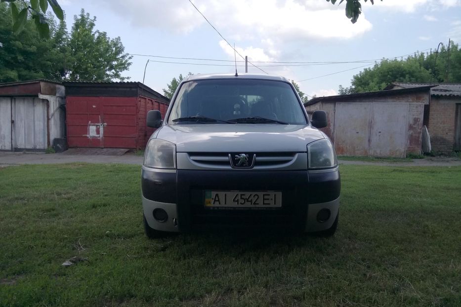 Продам Peugeot Partner пасс. 2006 года в Киеве