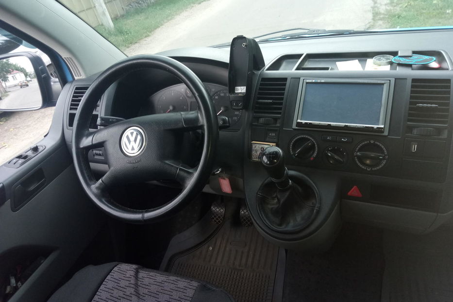 Продам Volkswagen T5 (Transporter) пасс. грузопассажирский  2004 года в Харькове