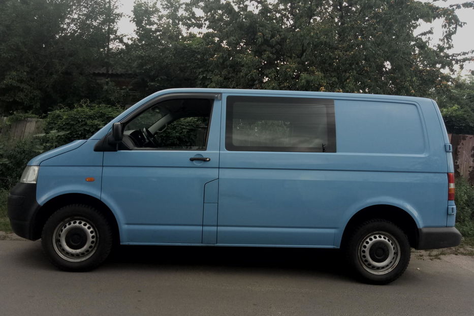 Продам Volkswagen T5 (Transporter) пасс. грузопассажирский  2004 года в Харькове