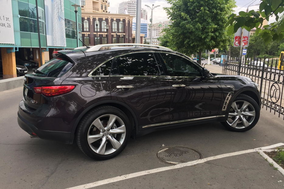 Продам Infiniti FX 37S 2013 года в Одессе