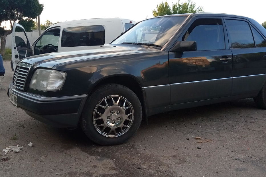 Продам Mercedes-Benz 200 1986 года в Харькове
