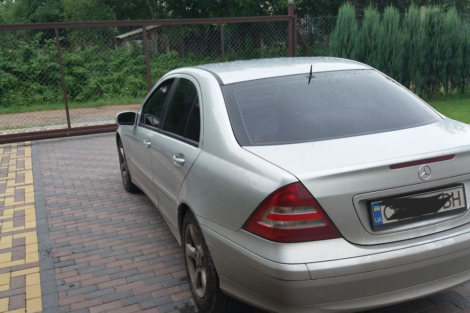 Продам Mercedes-Benz C-Class 2004 года в Черновцах