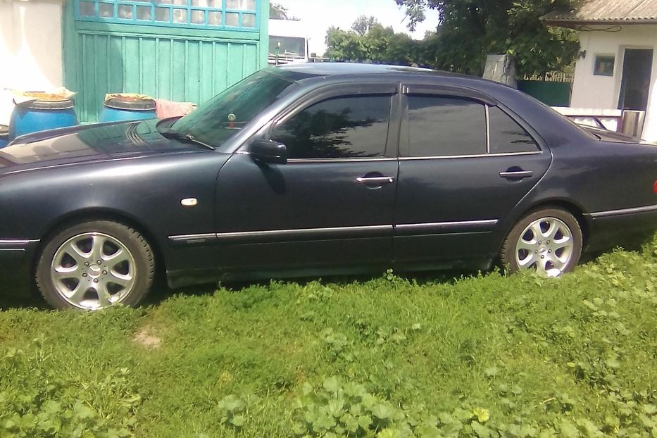 Продам Mercedes-Benz E-Class 1996 года в Хмельницком