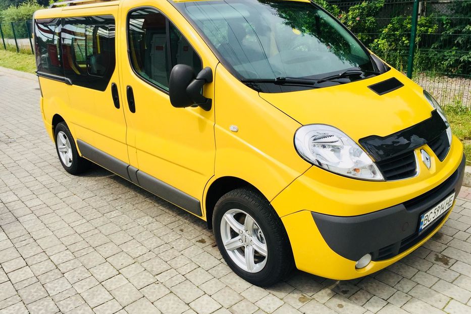 Продам Renault Trafic пасс. Passenger 2012 года в Львове