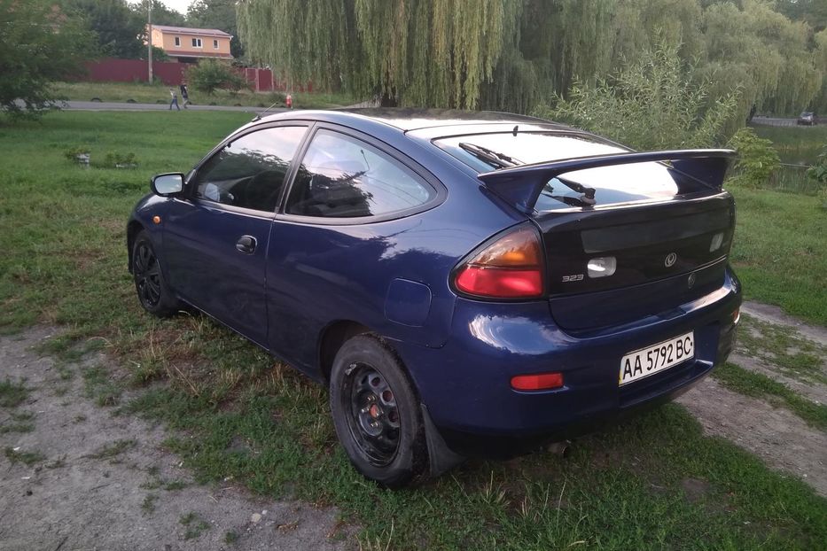 Продам Mazda 323 c (BA) 1996 года в Киеве
