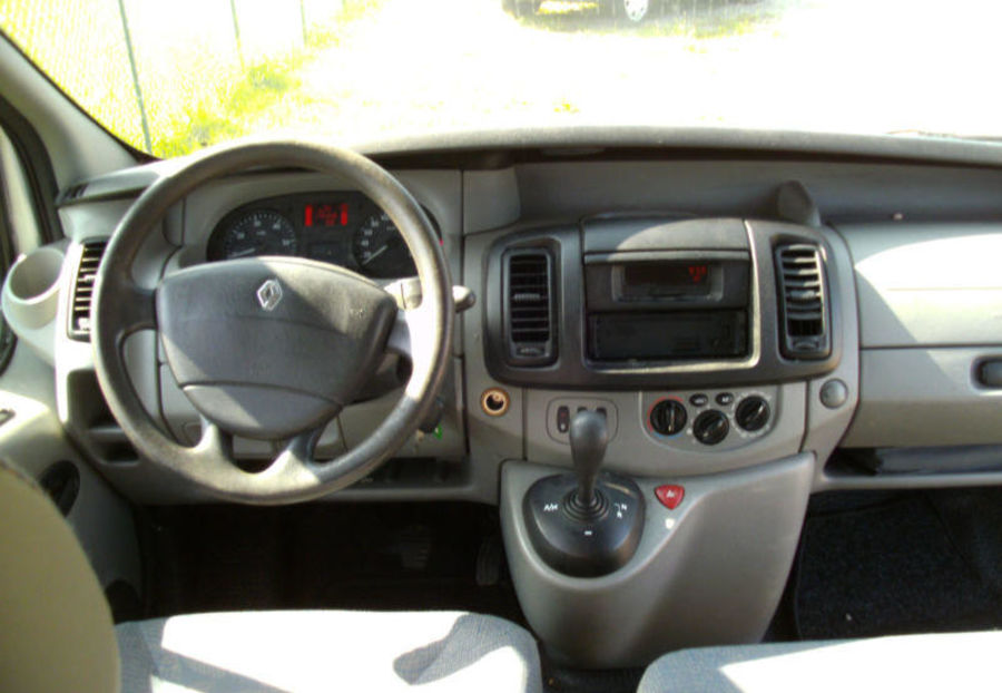 Продам Renault Trafic пасс. 2.5 tdi 2006 года в г. Краковец, Львовская область