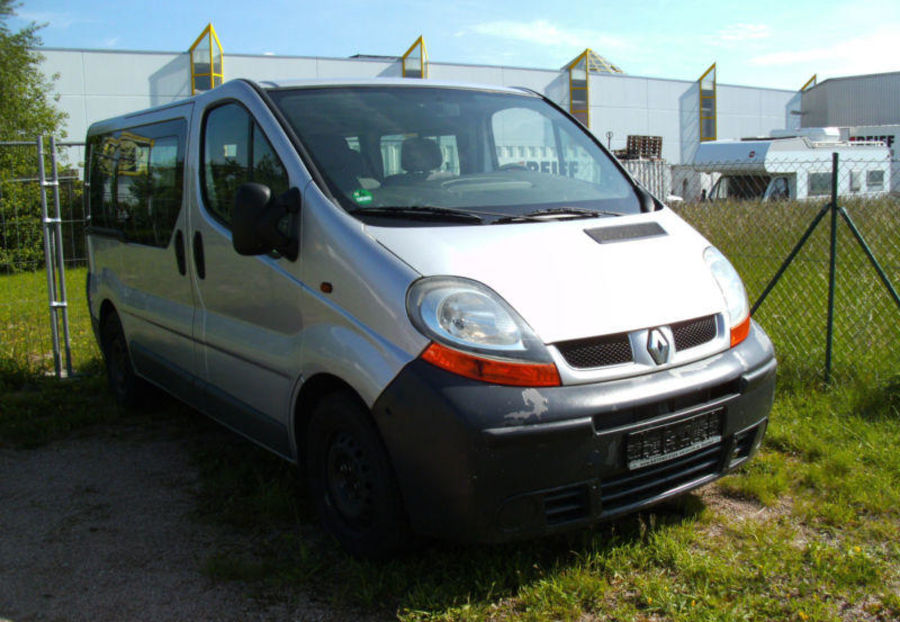 Продам Renault Trafic пасс. 2.5 tdi 2006 года в г. Краковец, Львовская область