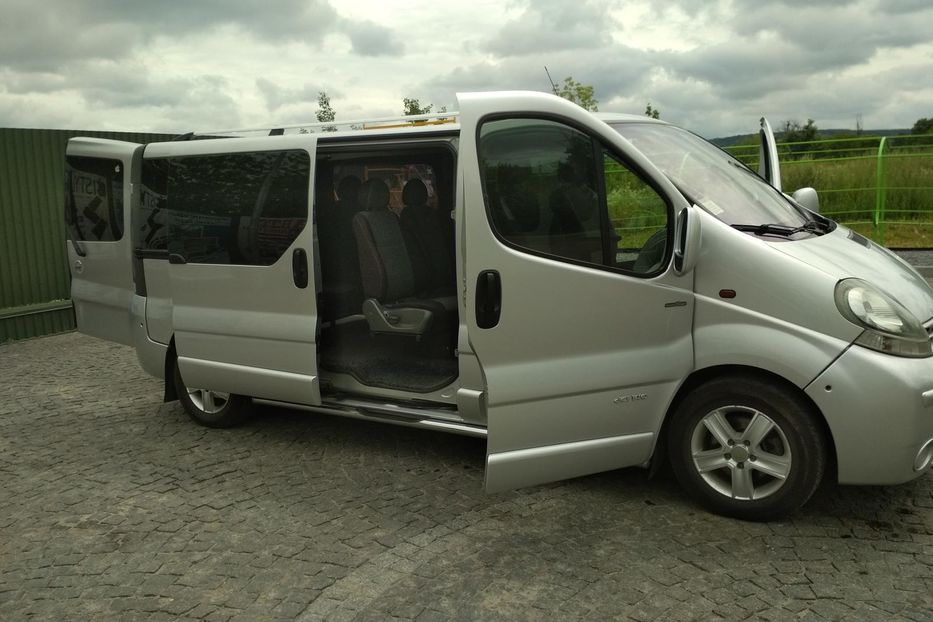 Продам Renault Trafic пасс. 2004 года в г. Золочев, Львовская область