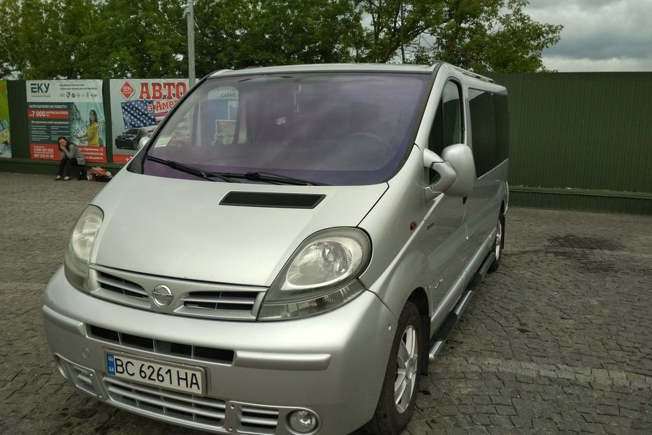 Продам Renault Trafic пасс. 2004 года в г. Золочев, Львовская область