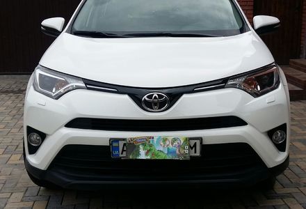 Продам Toyota Rav 4 2016 года в Харькове