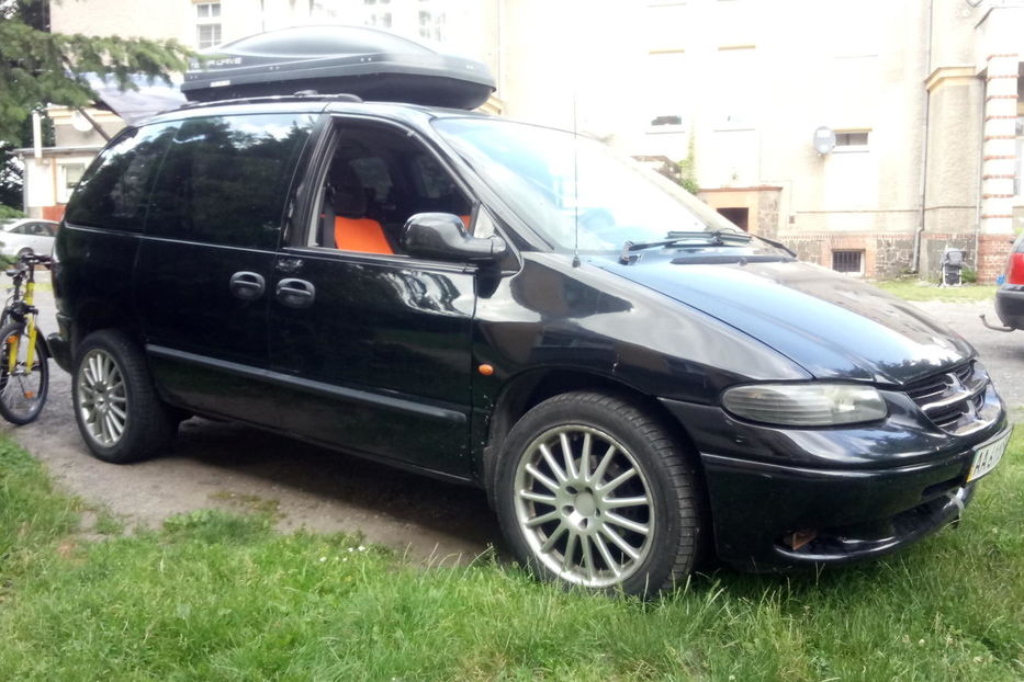 Продам Chrysler Voyager 1996 года в Киеве
