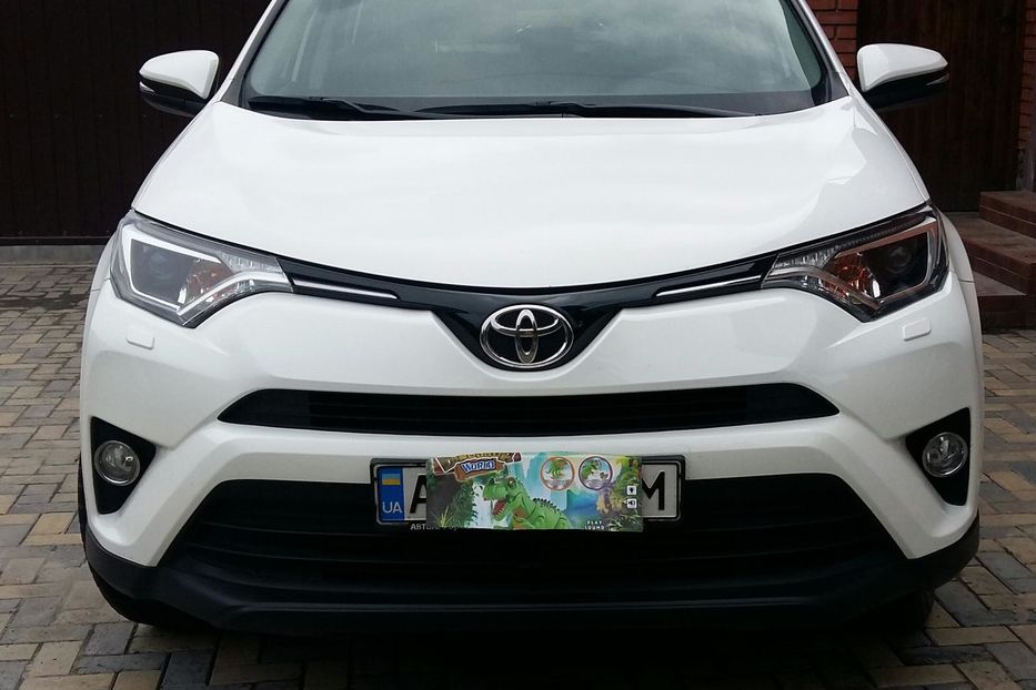 Продам Toyota Rav 4 2016 года в Харькове