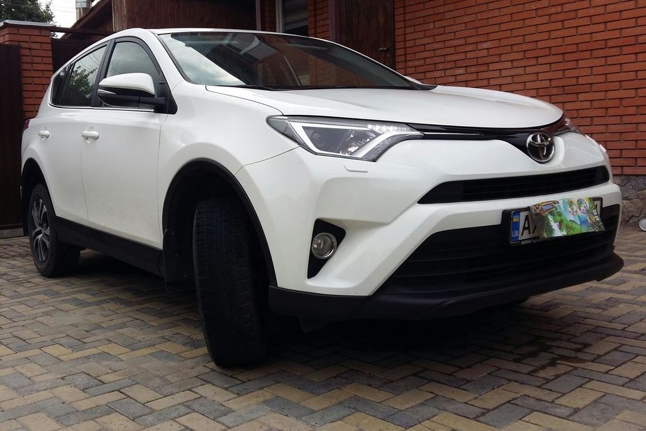 Продам Toyota Rav 4 2016 года в Харькове