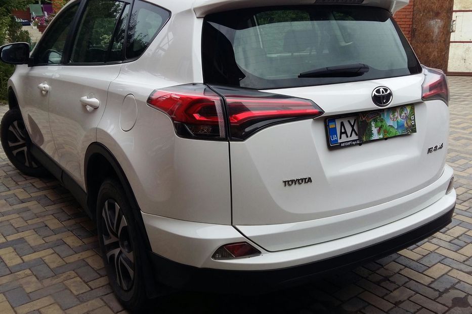 Продам Toyota Rav 4 2016 года в Харькове