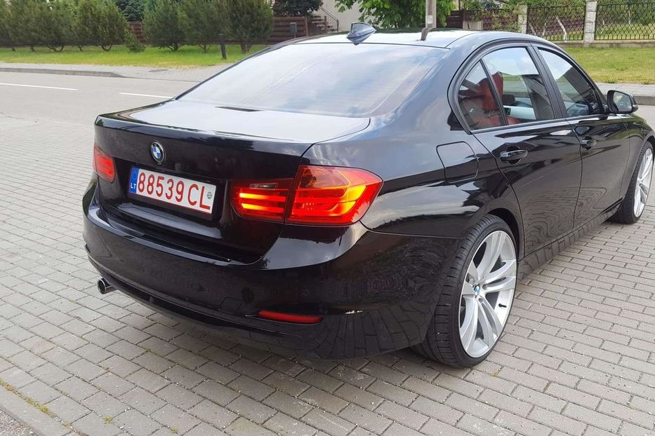 Продам BMW 320 2013 года в Киеве