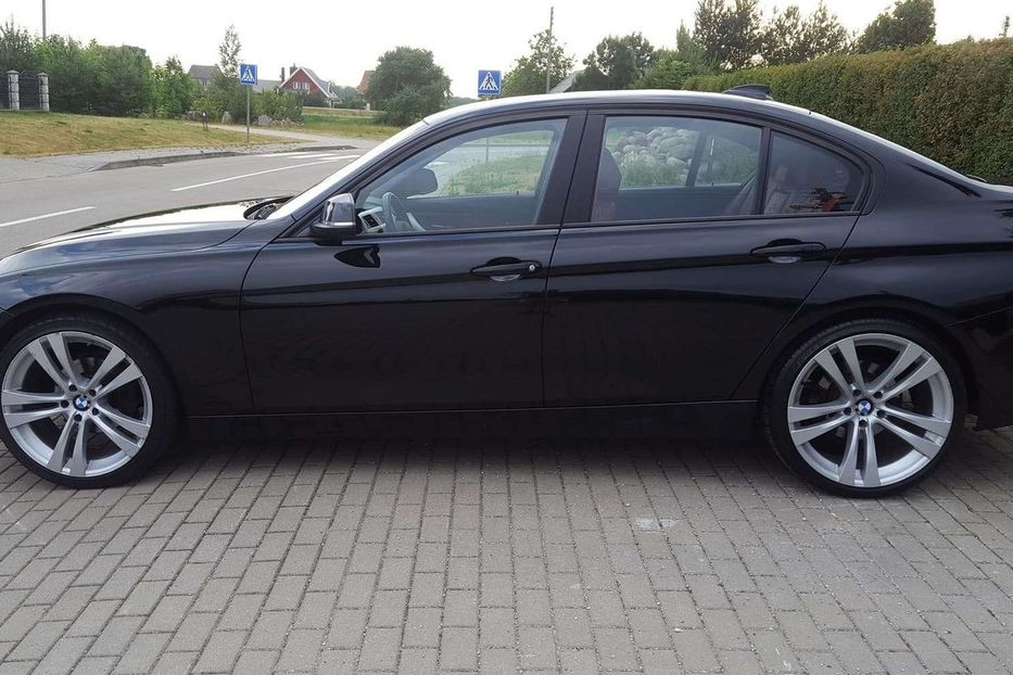 Продам BMW 320 2013 года в Киеве