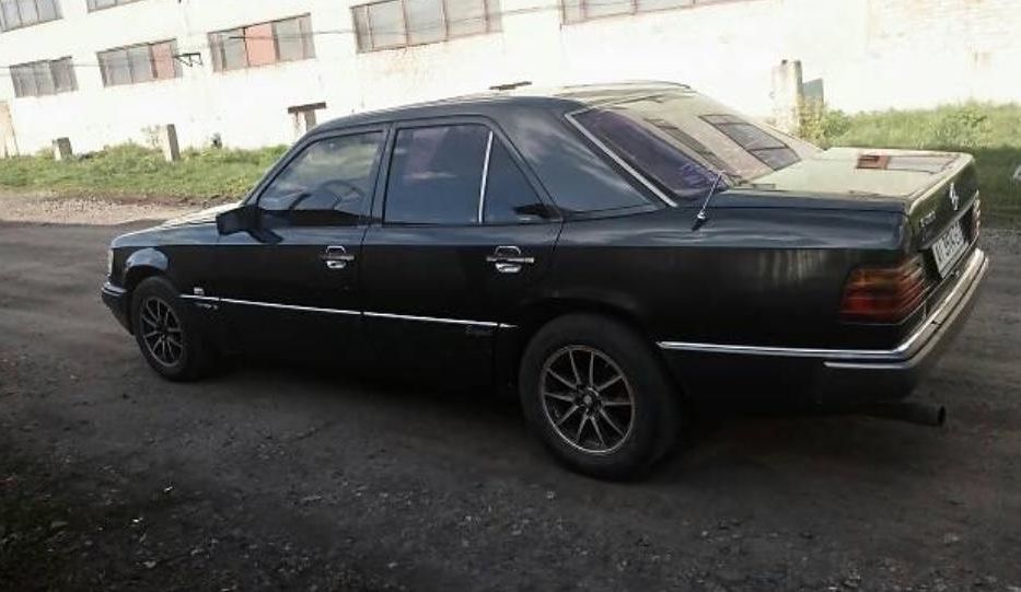 Продам Mercedes-Benz E-Class W124 1988 года в Киеве