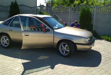 Продам Opel Vectra A 1989 года в г. Золочев, Львовская область
