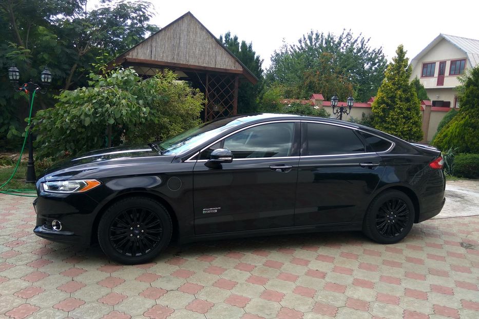 Продам Ford Fusion Titanium Plug-in 2014 года в Одессе