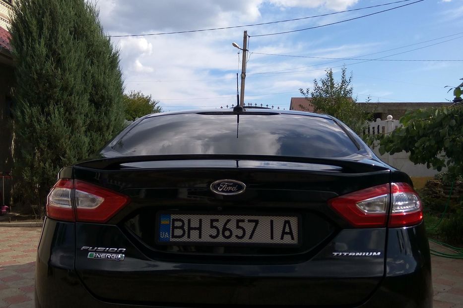 Продам Ford Fusion Titanium Plug-in 2014 года в Одессе
