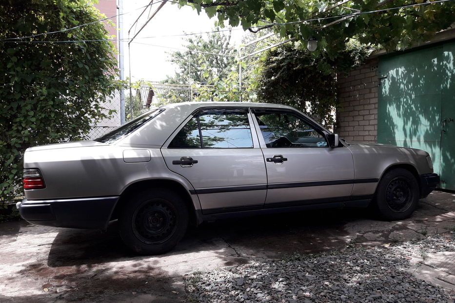 Продам Mercedes-Benz 260 W124 1988 года в г. Кривой Рог, Днепропетровская область