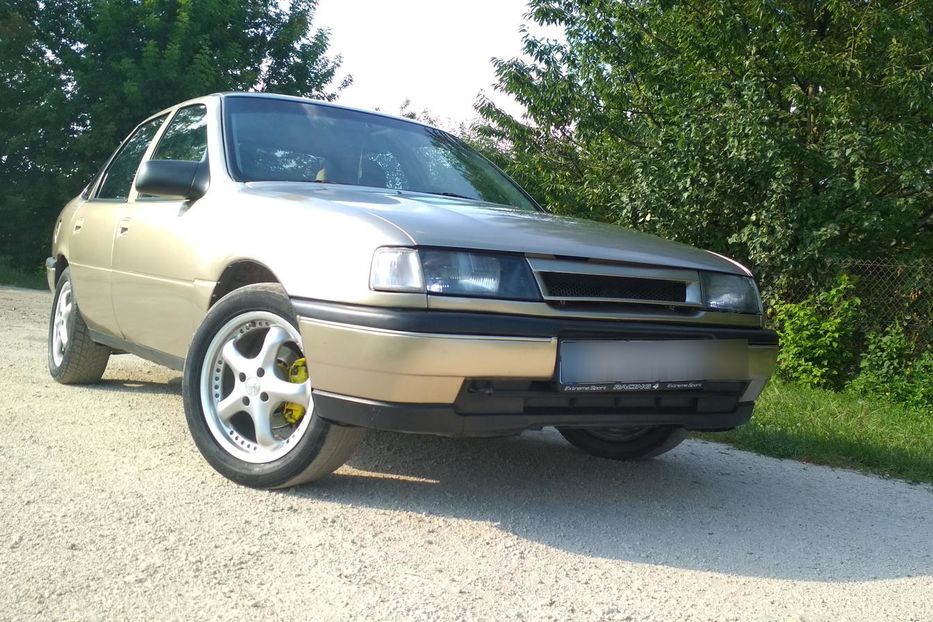 Продам Opel Vectra A 1989 года в г. Золочев, Львовская область