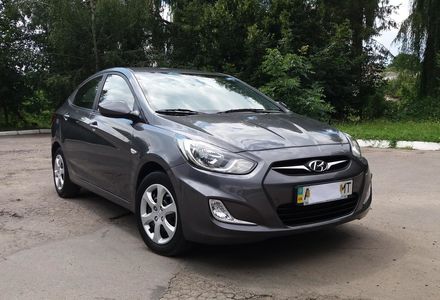 Продам Hyundai Accent  1.4 Avtomat 2013 года в Киеве